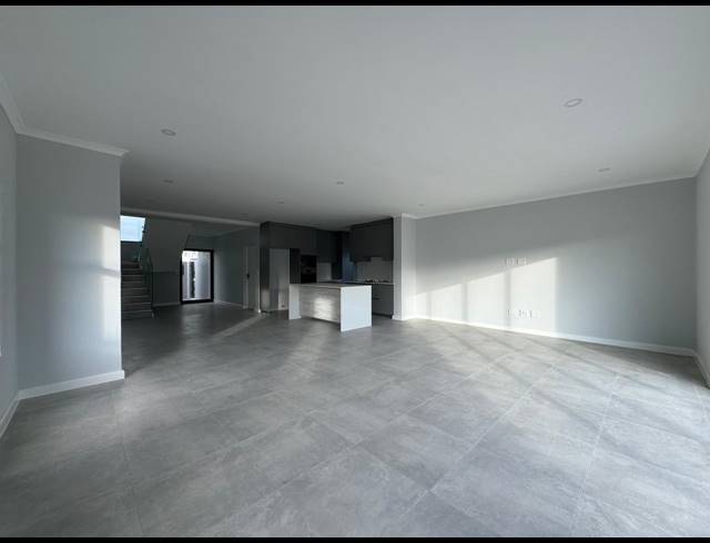 4 BEDROOM HOUSE FOR SALE IN SANDOWN